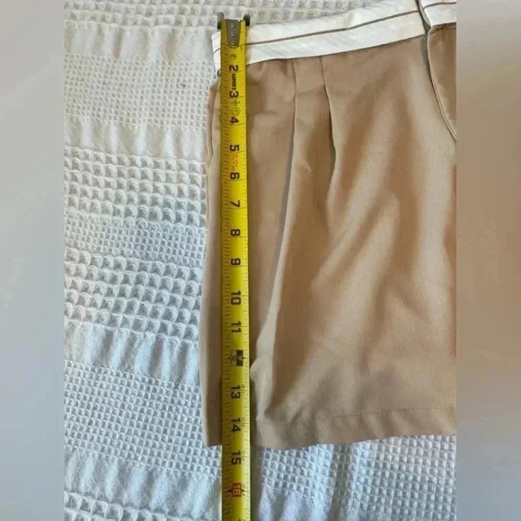 HYFVE Mini Skirt Tan Pleated Trouser Skirt Size Small Khaki Zipper and Pockets - Picture 8 of 9
